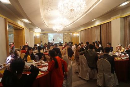 硅膠制品廠年終晚會與供應商歡聚一堂