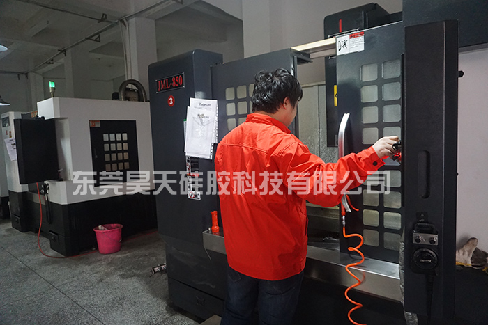 硅膠套生產廠家_耳機纏繞器開模